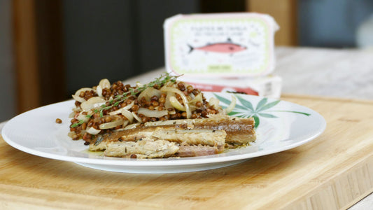 Miss Can Mackerel Fillets in Olive Oil with Thyme and Lemon and Lentil Salad